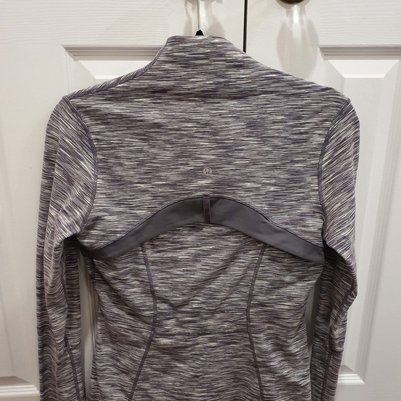 Lululemon Size 8 Women’s Zip Up - Picture 3 of 4